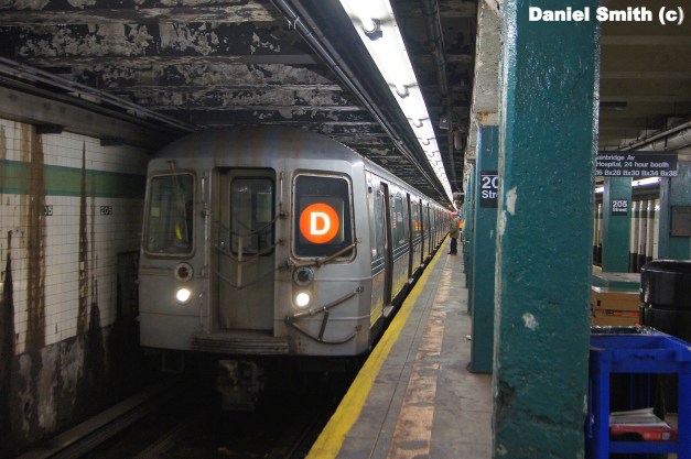 Westinghouse R68 (D) Train - Norwood-205th Street