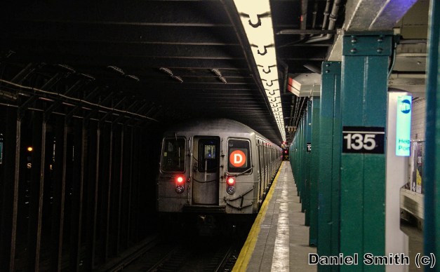 R68 (D) Train Leaves 135th Street
