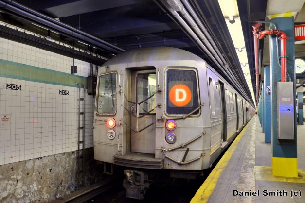 R68 (D) Train At Norwood-205th Street