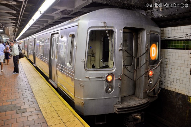 R68 D Train At 125th Street (Local Tracks)