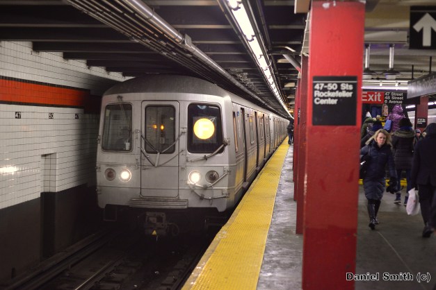 R46 F Train At 47-50th Street