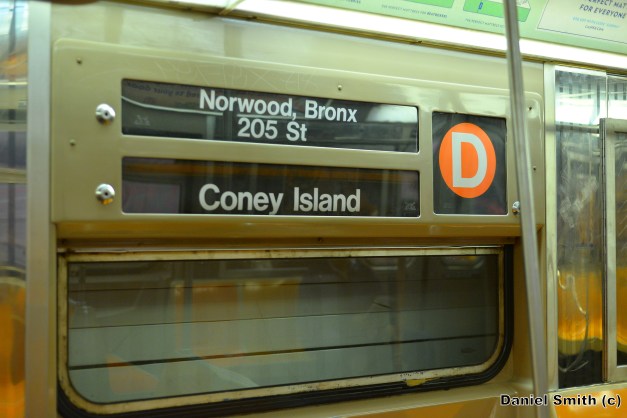 R68 (D) Train Rollsign