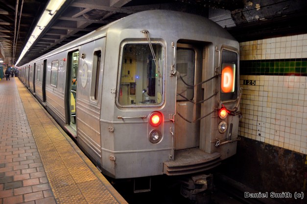 R68 (D) Train At West 125th Street