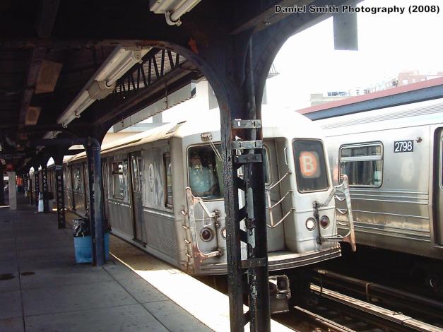 413097_381985621837891_509309781_o