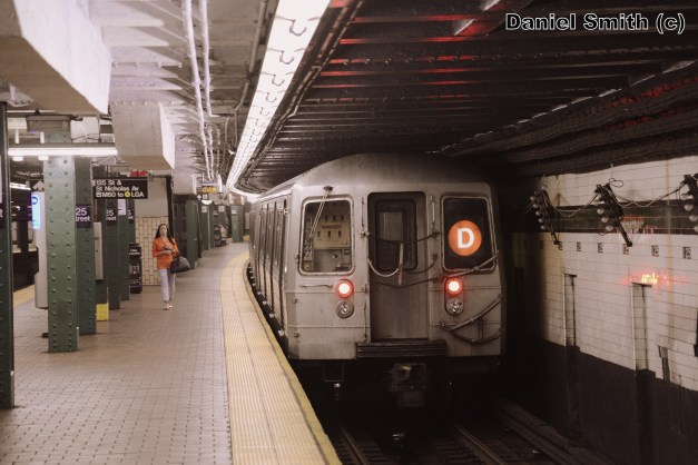 R68 (D) Train Leaves 125th Street (Local)